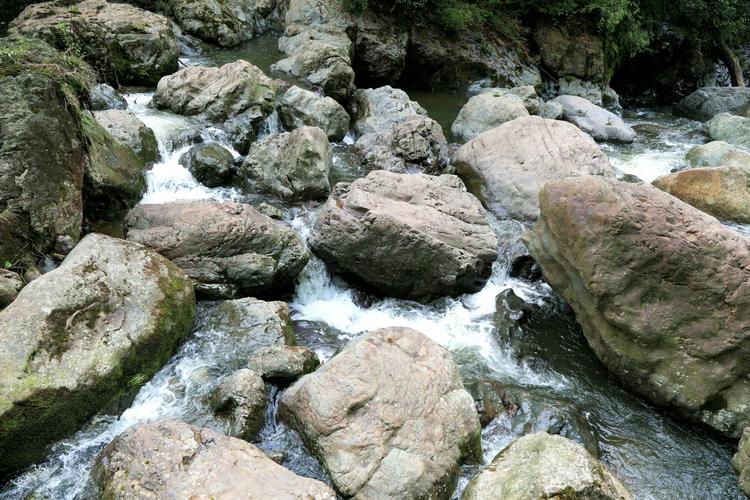 富源的大山深处还藏着这样的山川美景,去过的很少,不信你看→